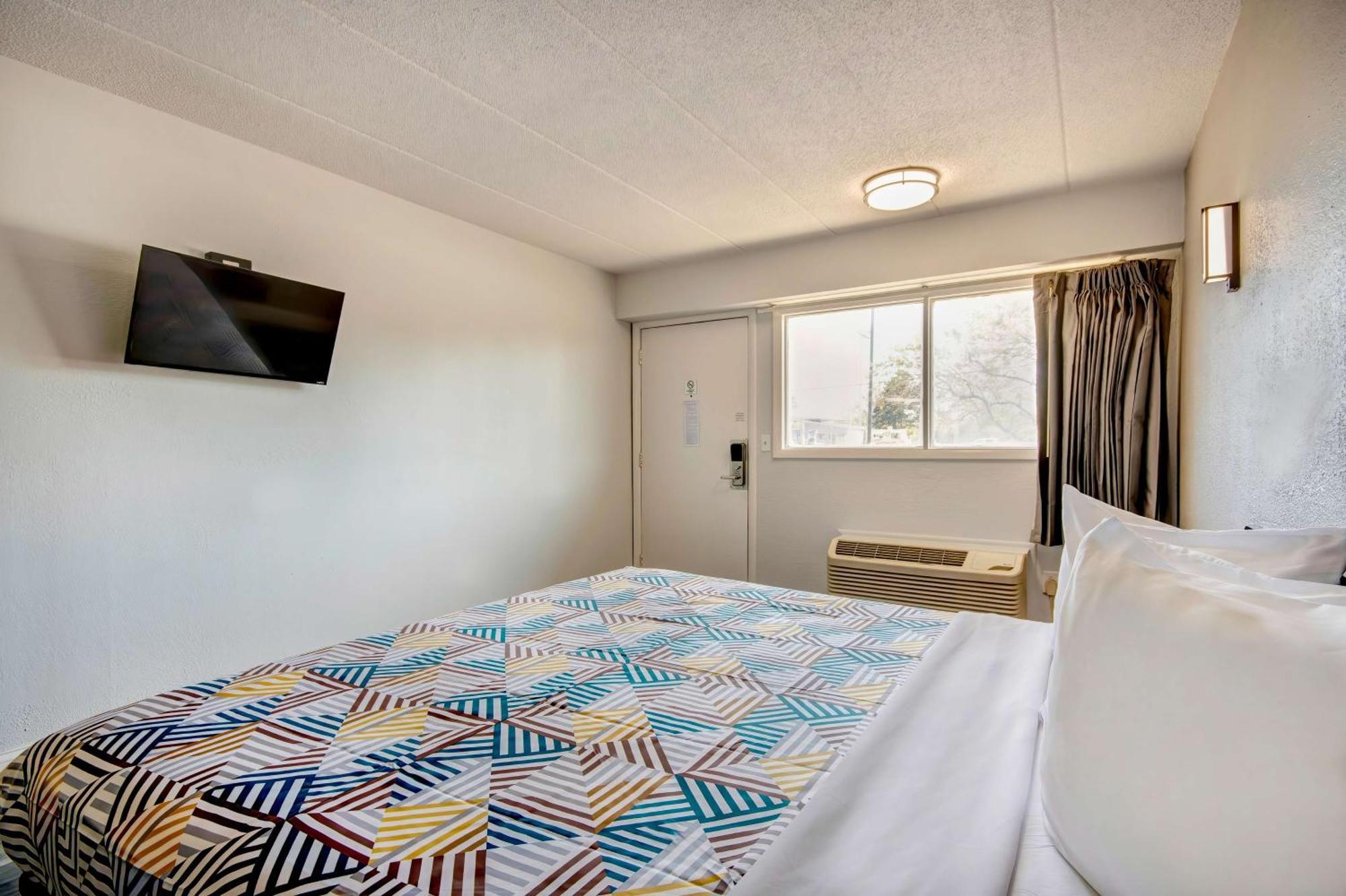 Motel 6 Columbus Oh - Osu North Eksteriør billede