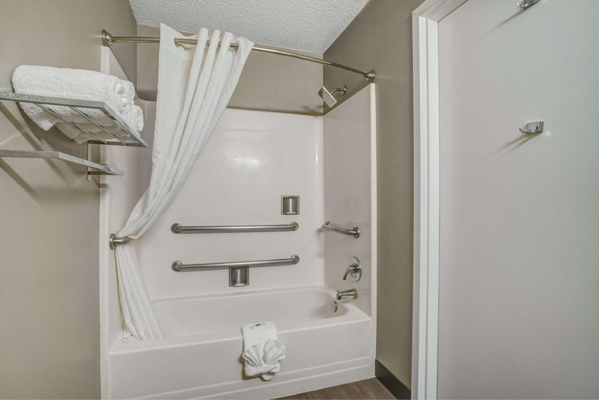 Motel 6 Columbus Oh - Osu North Eksteriør billede