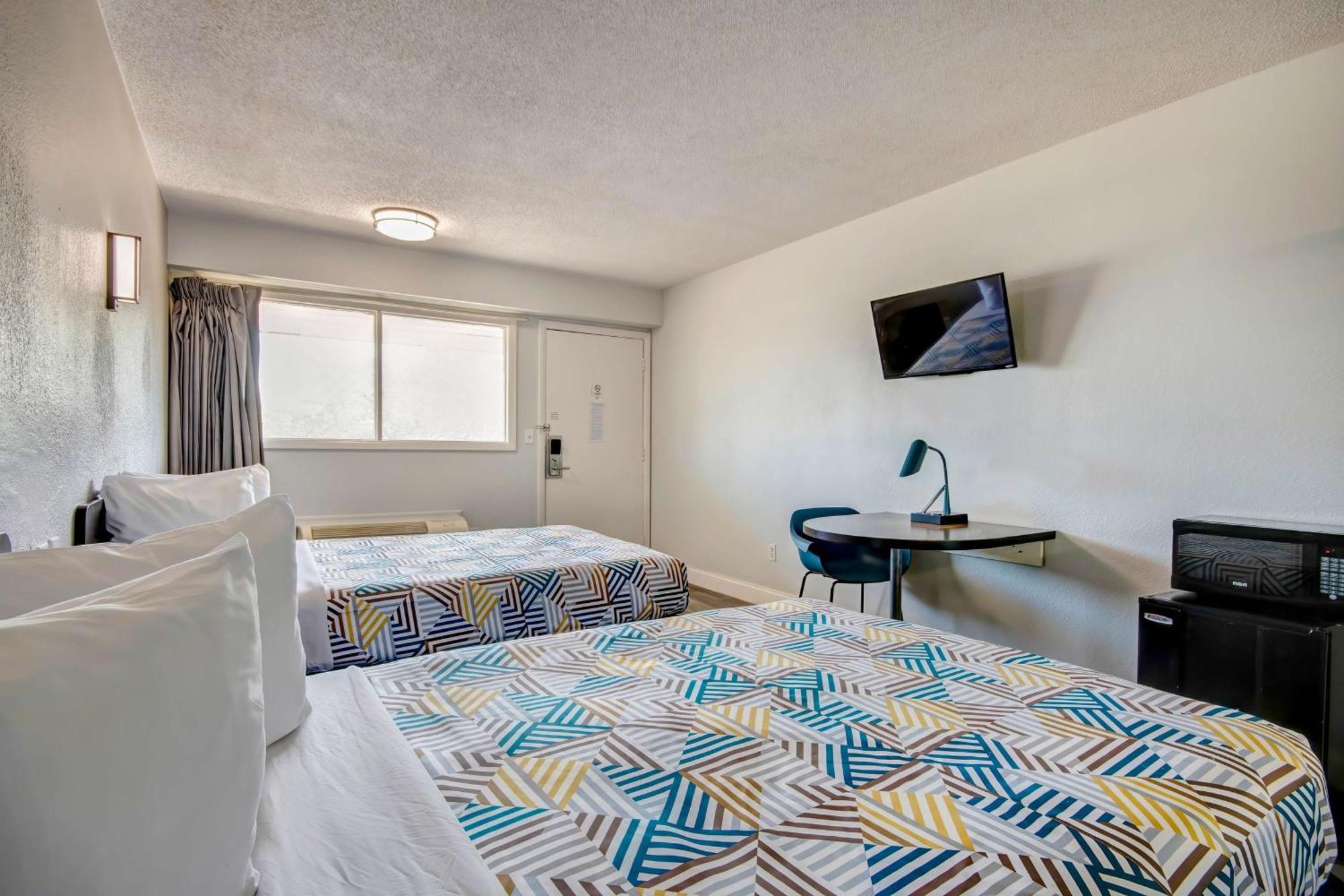 Motel 6 Columbus Oh - Osu North Eksteriør billede