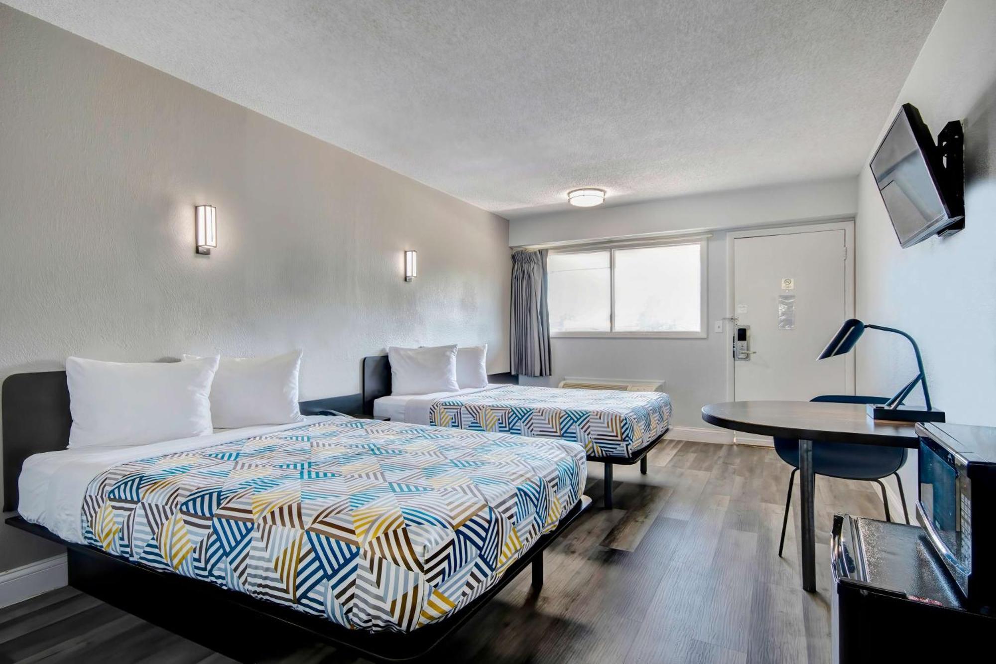 Motel 6 Columbus Oh - Osu North Eksteriør billede